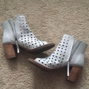 FINAL SALE Barely Worn TOMS Majorca Peep Toe